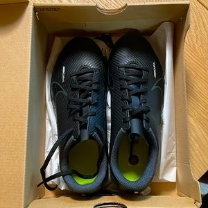 NIB Jr Vapor 15 Club Indoor Soccer Sneakers 5Y